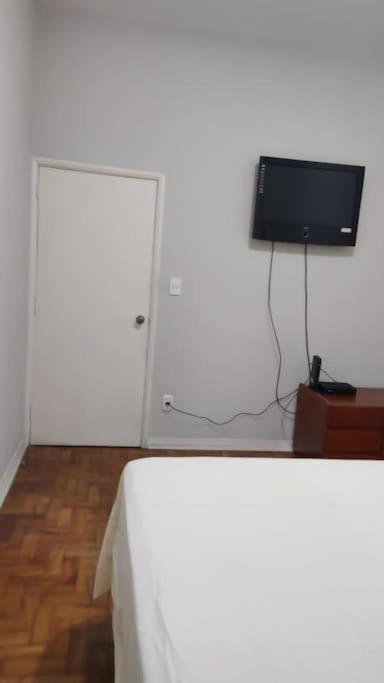 Av Paulista Apto Mobiliado Tv's, Wi-fi. Etc *